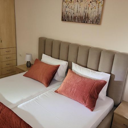 Gledis Apartment Tirana - Panoramic City Terrace Екстериор снимка